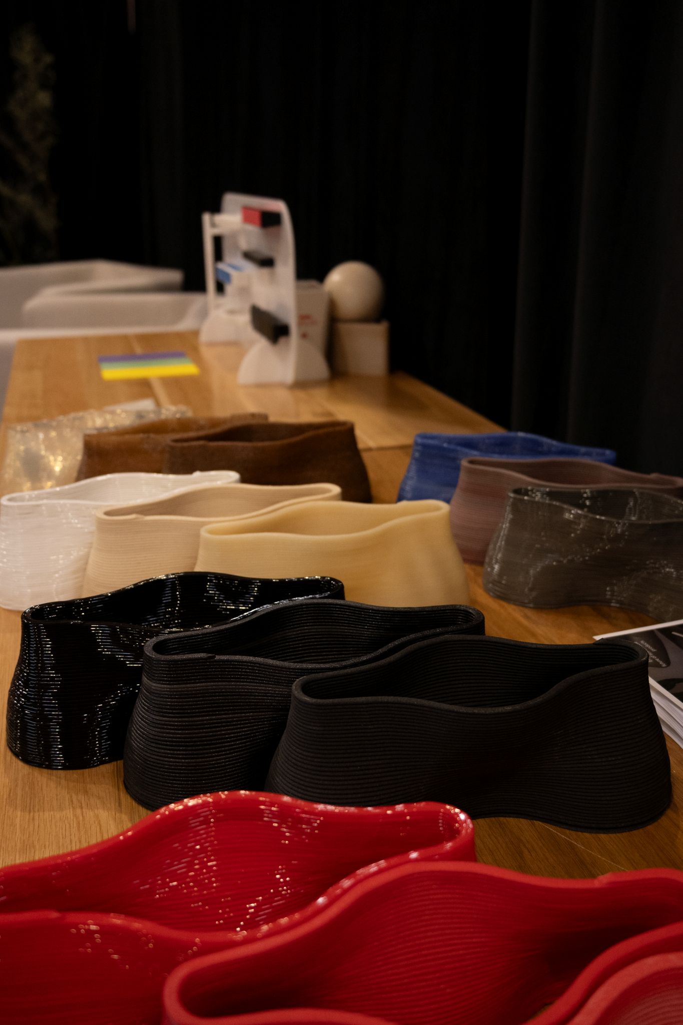 3D-printed samples and vases at the mkt stand at BIFE-SIM 2026