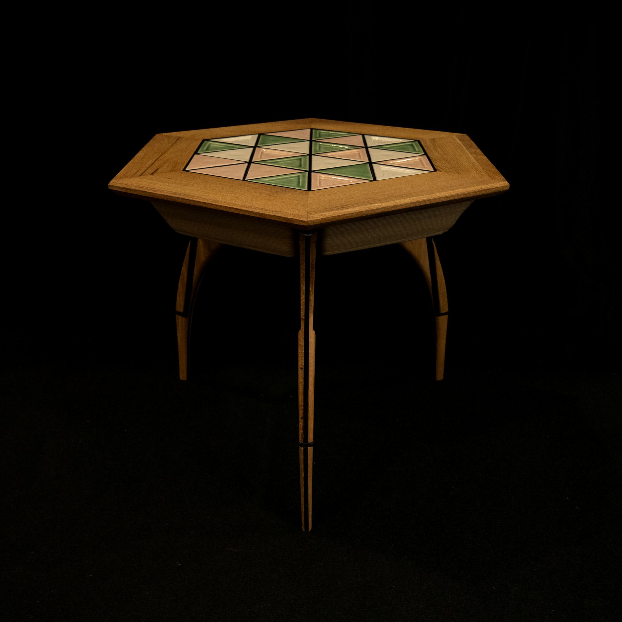 Lumvia Ceramic pink and green tiles at BifeSim 2026